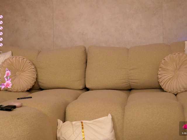 OliviasWays live cam preview