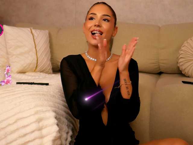 OliviasWays live webcam show