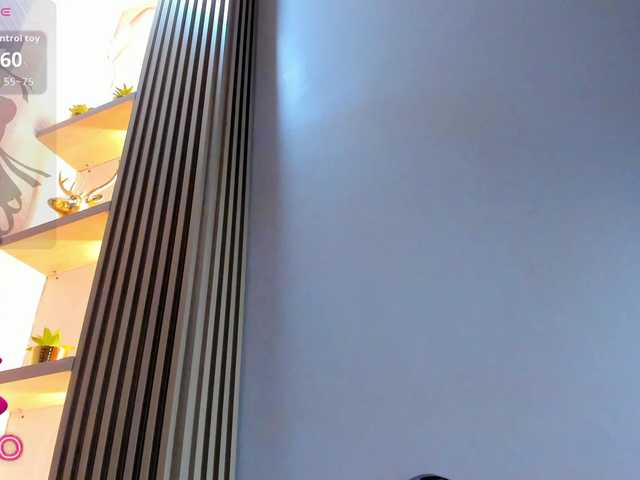 Naomi-Viper live cam on BongaCams