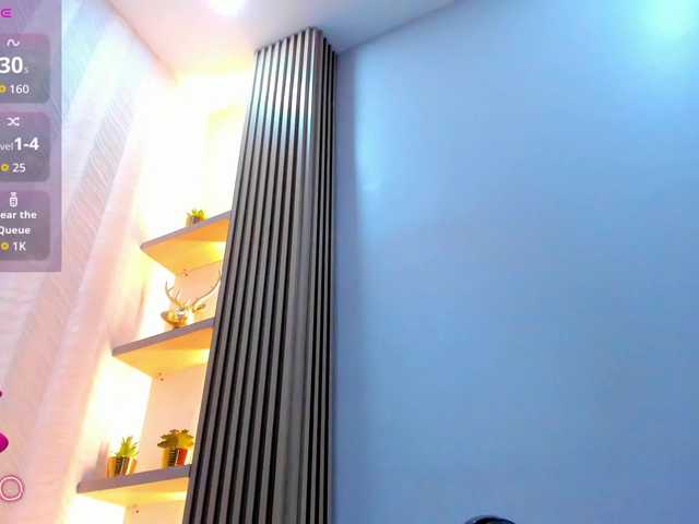 Naomi-Viper live cam on BongaCams