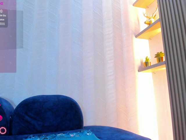 Naomi-Viper live cam on BongaCams