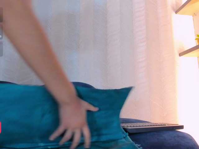 Naomi-Viper, live now on BongaCams