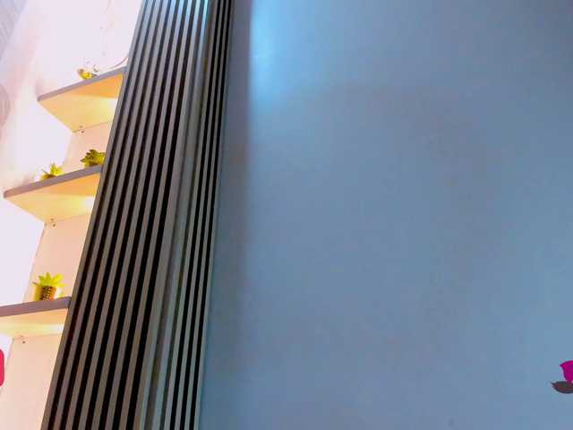 Naomi-Viper live cam on BongaCams