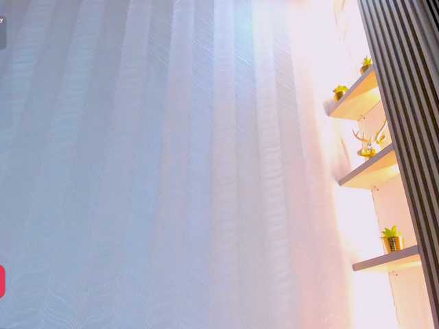Naomi-Viper live cam on BongaCams