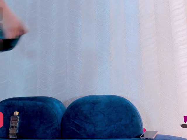 Naomi-Viper live cam on BongaCams