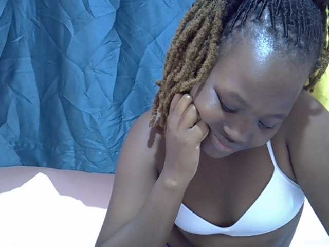Candylily1 live cam on BongaCams