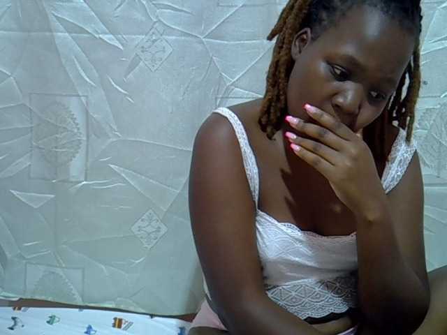 Candylily1 live cam on BongaCams