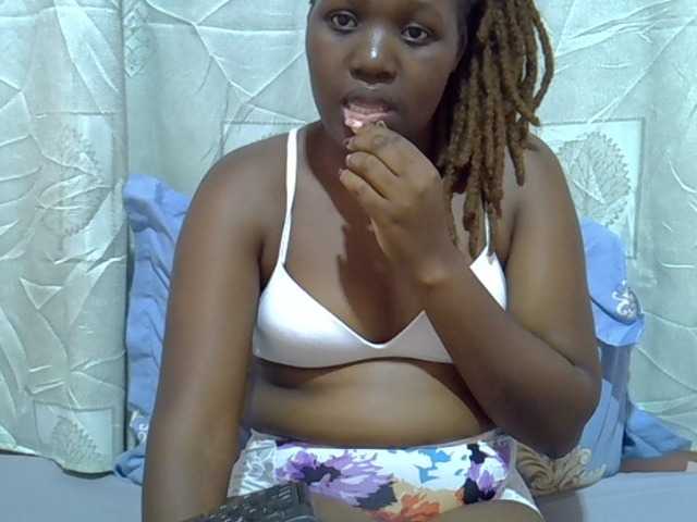 Candylily1 live cam on BongaCams