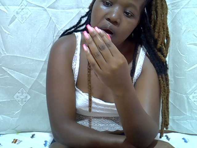 Candylily1 live cam on BongaCams