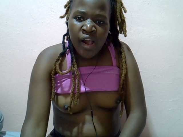 Candylily1 live cam on BongaCams