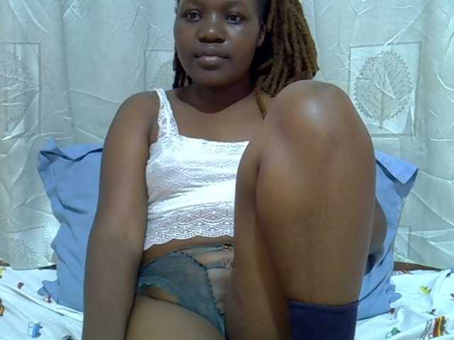 Candylily1 live cam on BongaCams