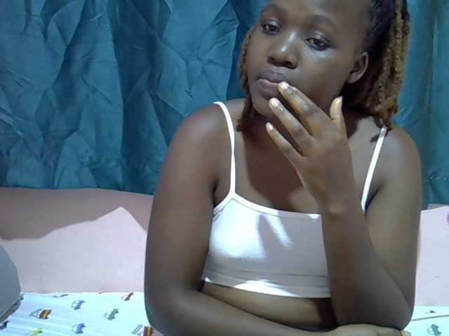 Candylily1 live cam on BongaCams