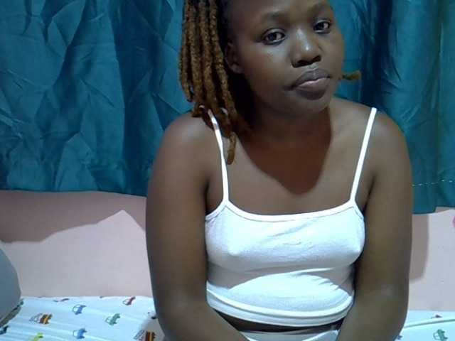 Candylily1 live cam on BongaCams