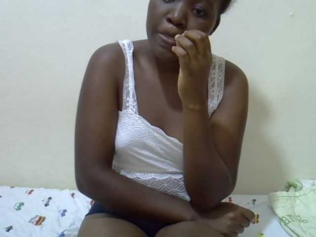 Candylily1 live cam on BongaCams