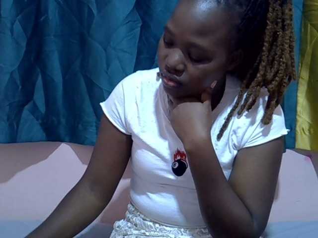 Candylily1 live cam on BongaCams