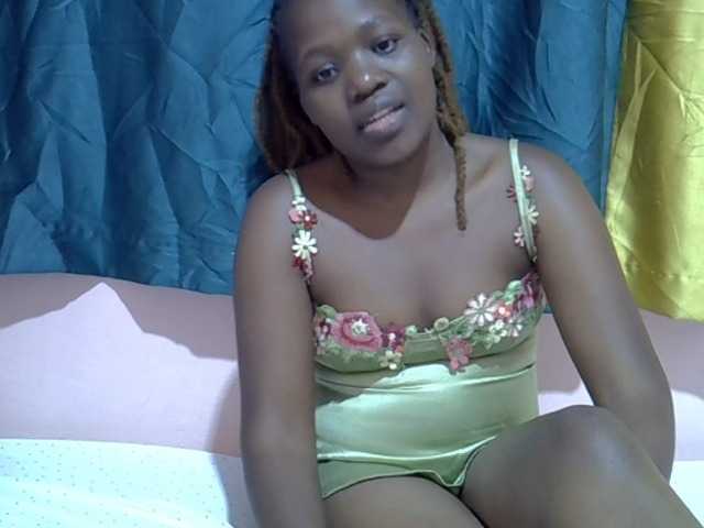 Candylily1 live cam on BongaCams