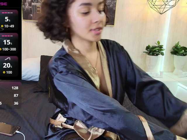 Baby-Curly live cam on BongaCams