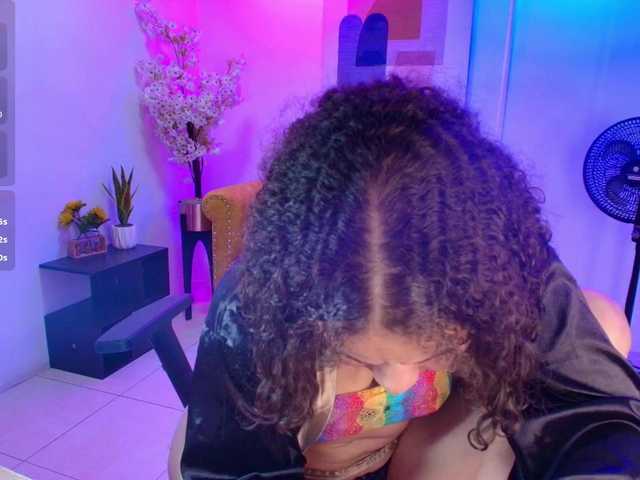 Baby-Curly live cam on BongaCams