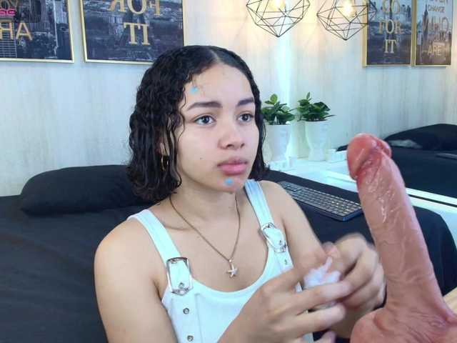 Baby-Curly live cam on BongaCams