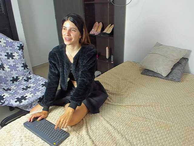yalaboop-gold live cam on BongaCams