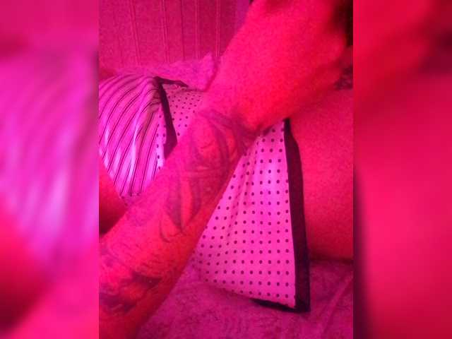 Lapizlazuly1312 live cam on BongaCams