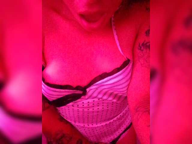 Lapizlazuly1312 live cam on BongaCams