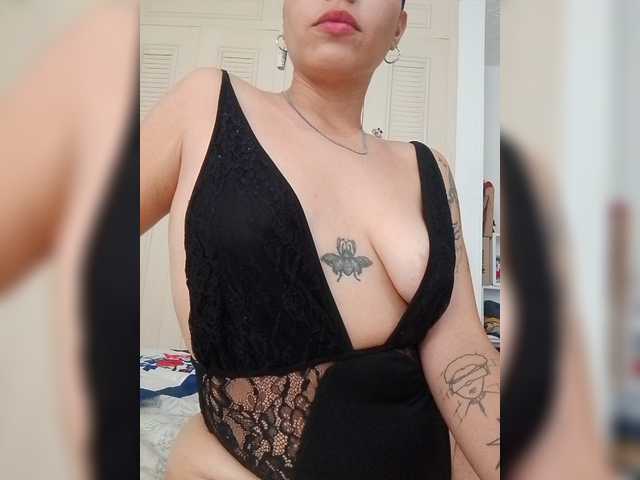 Lapizlazuly1312 live cam on BongaCams