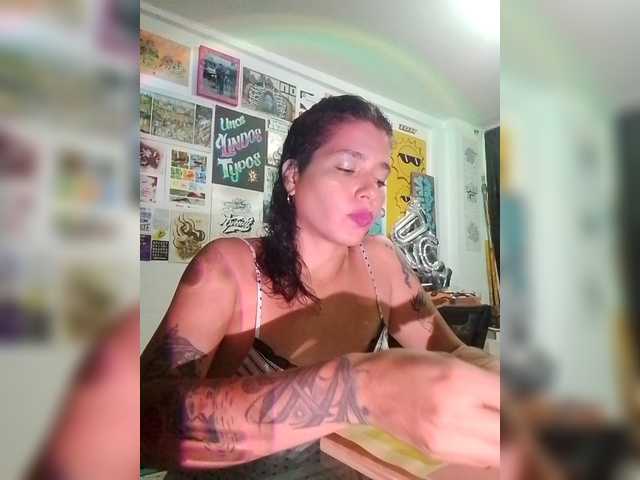 Lapizlazuly1312 live cam on BongaCams