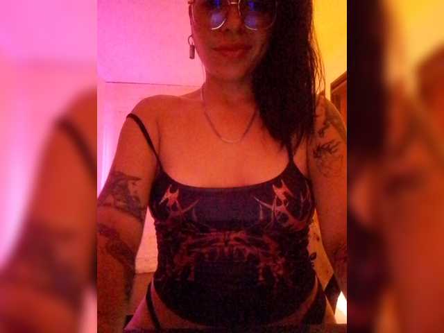 Lapizlazuly1312 live cam on BongaCams