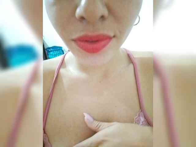 Lapizlazuly1312 Live Webcam on BongaCams
