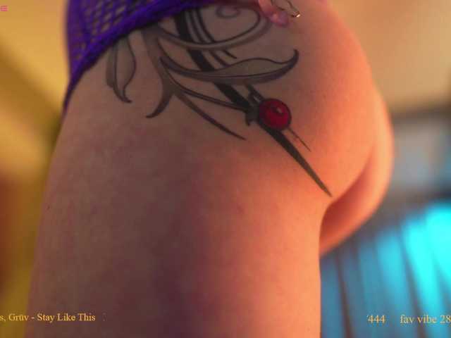 suk-ki live cam on BongaCams