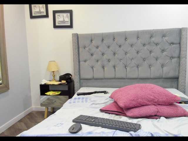 VelvetNova1 live cam on BongaCams