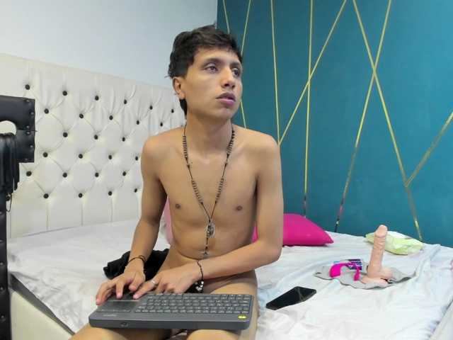 VelvetNova1 live cam preview