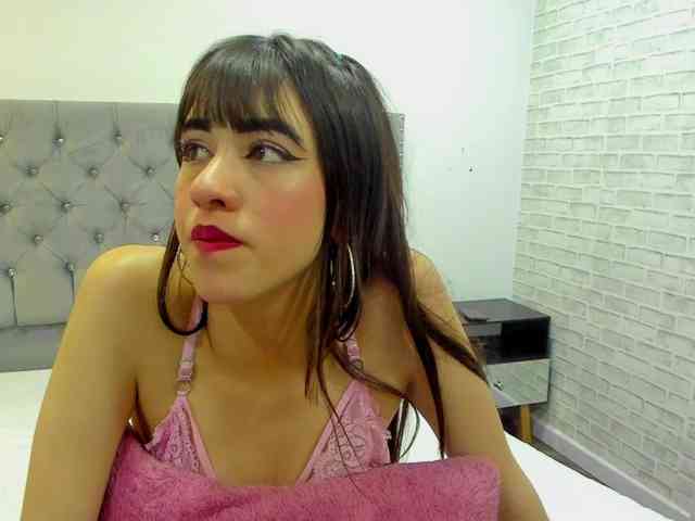 VelvetNova1 Live Webcam on BongaCams