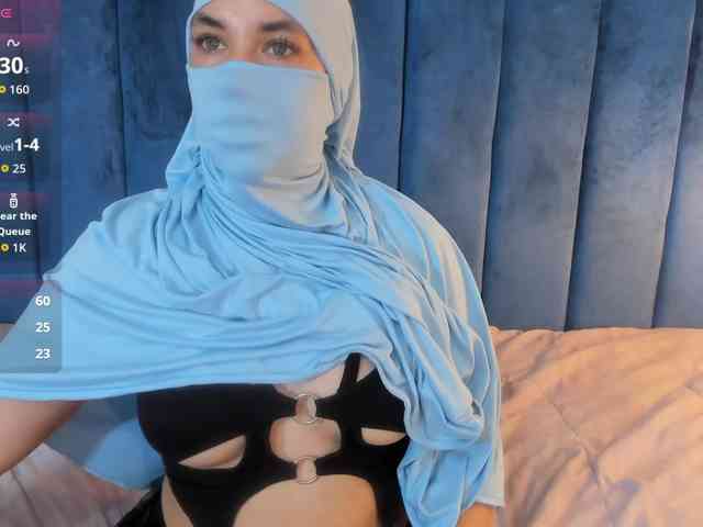 模特: raniaa-