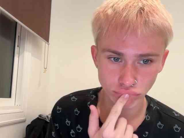 twiinknico Sex Cam Show