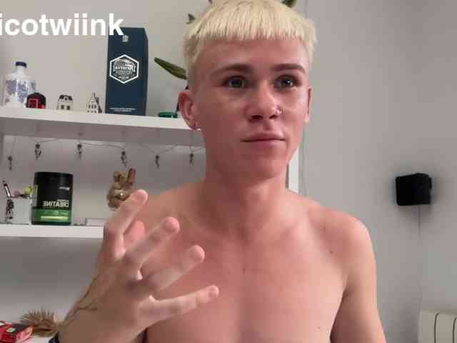 twiinknico Live Webcam on BongaCams