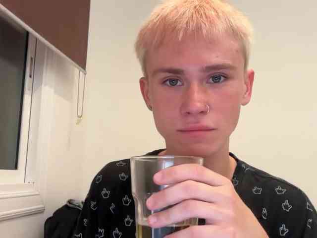 twiinknico Sex Cam Show