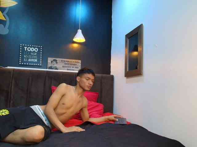 KirosSinclair Sex Cam Show