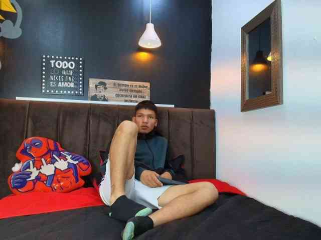 KirosSinclair Sex Cam Show