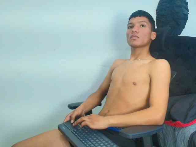 KirosSinclair Sex Cam Show