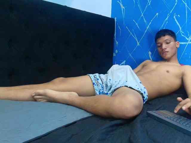 KirosSinclair Sex Cam Show