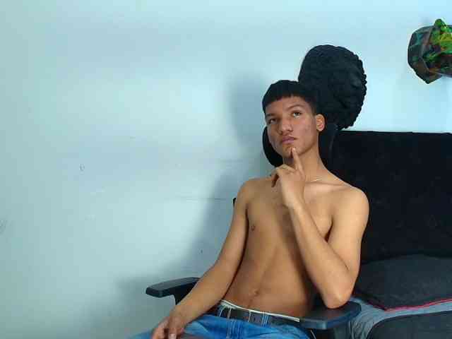 KirosSinclair Sex Cam Show