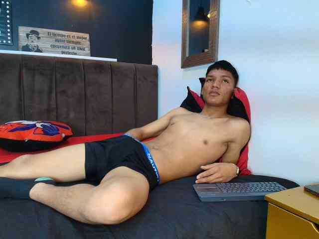 KirosSinclair Sex Cam Show