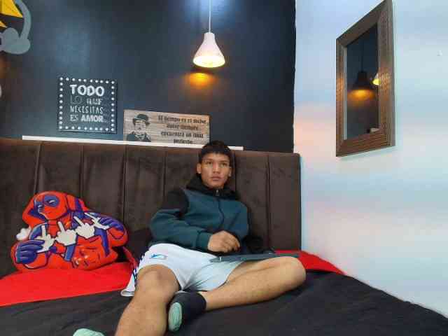 KirosSinclair Sex Cam Show