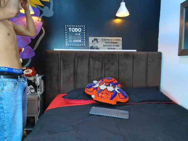 KirosSinclair Sex Cam Show