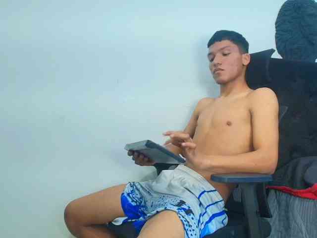 KirosSinclair Sex Cam Show