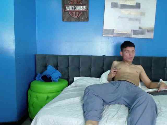 KirosSinclair Sex Cam Show