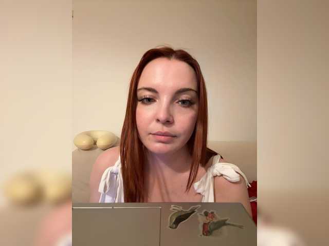 YourDreamWoman live webcam show