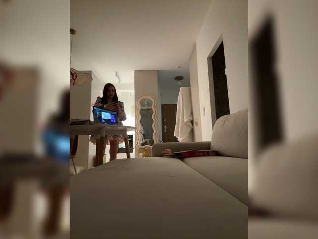 YourDreamWoman live webcam show